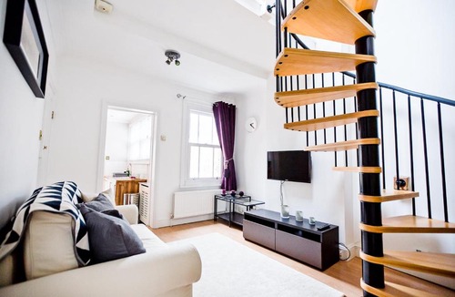 Reading City Centre Apartment | Readings Most Stunning Duplex
