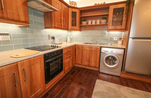 Craigavon Cottage | RED ROBIN'S ANNEX, pet friendly, character holiday cottage in Lurgan