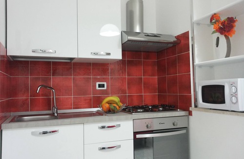 Casa Santa Apartment | RED WI-FI FREE TULIP APARTMENT