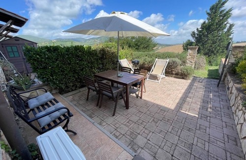 Collesalvetti Apartment | Relaxation in the Tuscan hills Typical Tuscan farmhouse, app.MIELE