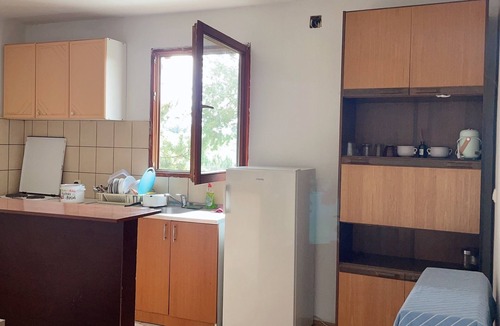 Palilula House | Remodeled historic cottage with modern appliances close to great hiking trails