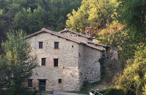 San Giustino House | Restored Watermill with Rock Pool and Waterfall