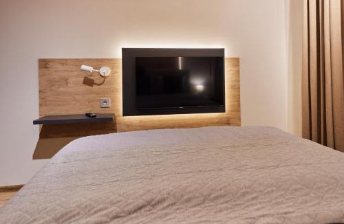 Petrovaradin Villa | River Breeze House