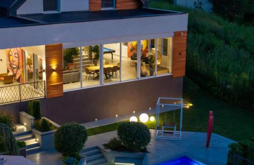 Sremska Mitrovica Villa | Riverside pool villa-Sremski Karlovci