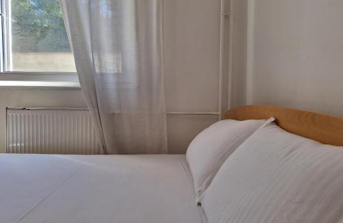 Banovo brdo Apartment | RIVIJERA LAKES Ada Studio