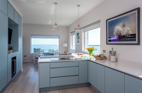 Donaghadee Cottage | ROCKLYN LODGE, family friendly, with open fire in Donaghadee