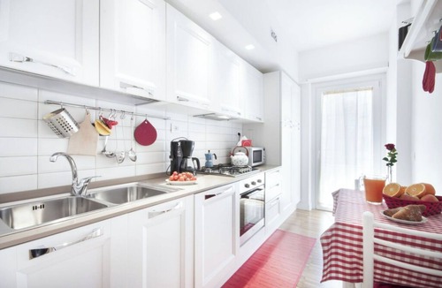 Appio Latino Apartment | Roma-Incantata, Central, Large Balcony, Next to the main Subway,(Metro A), Park.