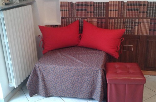 Venaria Reale Apartment | Romantic artistic studio apartment, with equipped kitchen, overlooking the palace. Breakfast incl