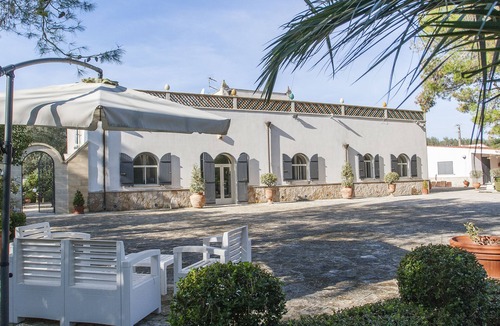Oria Villa | Romantic Italian villa with superb pool and beautiful gardens close to Oria