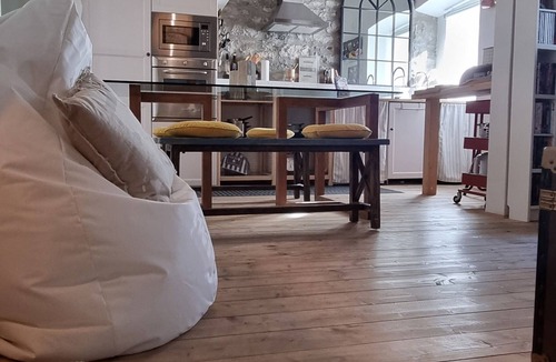 Citta Nuova-Barriera Nuova-San Vito-Citta Vecchia Apartment | Romantic North East loft near the station with glimpse of the sea and elevator