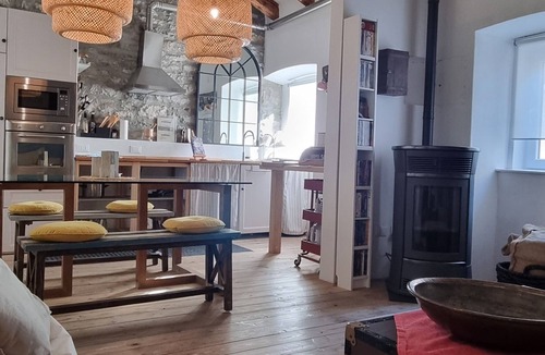 Citta Nuova-Barriera Nuova-San Vito-Citta Vecchia Apartment | Romantic North East loft near the station with glimpse of the sea and elevator