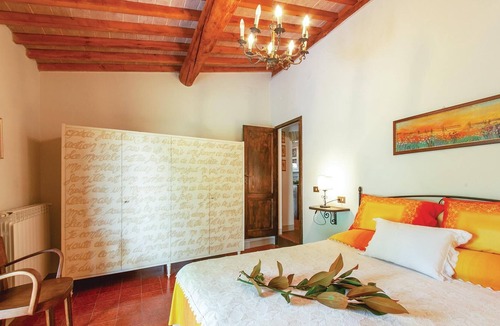 Montecalvoli House | Romantic part of a semi-detached house in an old mill 3 km from Lorenzana, in the countryside around