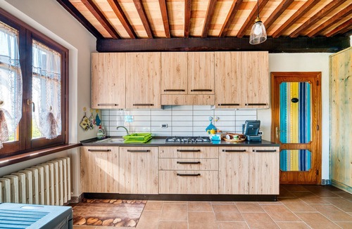 Montefalco Apartment | Room 'Esimio' with Shared Garden, Wi-Fi and Air Conditioning