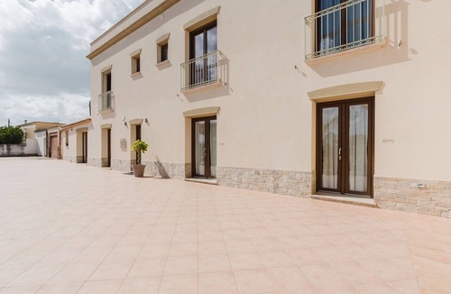 Rilievo Apartment | Room 'Giara' with Mountain View, Wi-Fi, and Air Conditioning