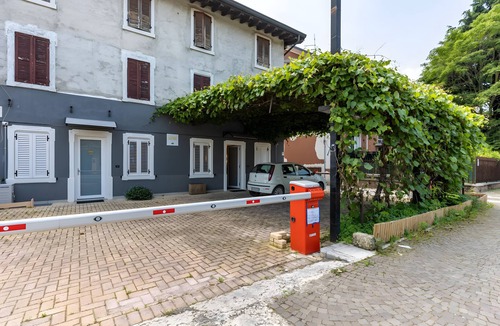 Sud-Ovest Apartment | Room 'Romeo' with Wi-Fi