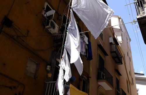 Montecalvario Apartment | Room with balcony at the historic center