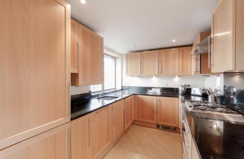 Wimbledon Apartment | Roomspace Serviced Apartments - The Courtyard