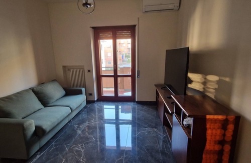 Civitavecchia Apartment | ROYAL HOUSE APPARTMENT DELUXE close to the main services and the sea.