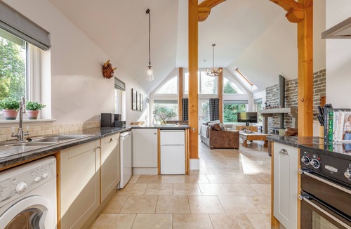 St Fillans House | Scenic Oaklodge with wood burner and open plan living. Dog friendly