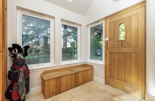 St Fillans House | Scenic Oaklodge with wood burner and open plan living. Dog friendly