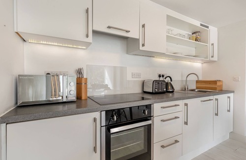Millendreath Apartment | Sea Breeze Premier apartments are perfect for a getaway with friends.