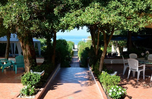 Mondragone Apartment | SEA FRONT VILLA - VILLA FERRERO DOMUS MARIIS 50 METERS FROM THE BEACH