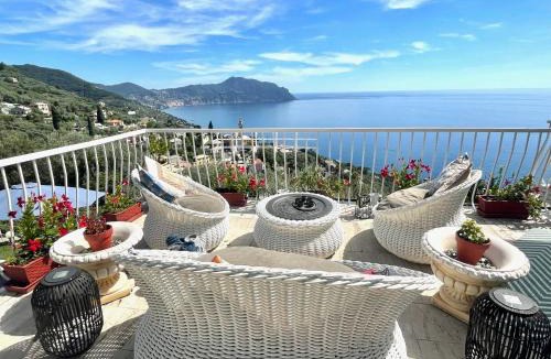 Pieve Ligure Villa | Sea South front property1/2acre.Gardens pool hydro