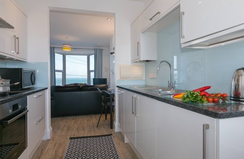 St Ives House | SeaCrest, St Ives - Sleeps 10 - Views - Parking for Two Cars