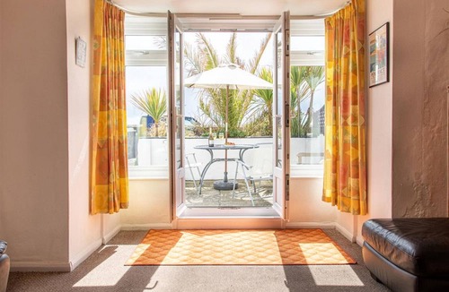 Chysauster Cottage | Seaspray, Penzance, sea views far across the Bay
