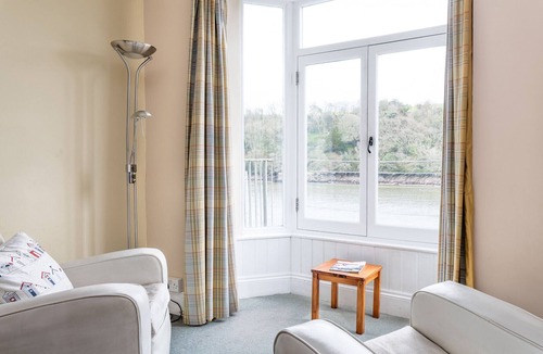 Fowey Cottage | Seasteps, waterside location on the river fowey