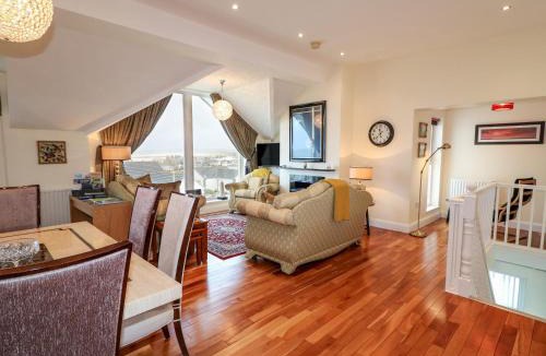 Castlerock House | Seaview