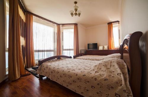 Tsamakaberd House | Sevan Villa