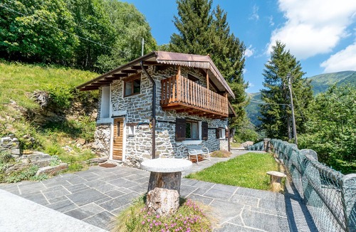 Gambarogno House | Small rustic dream in a quiet location with a view of the mountains