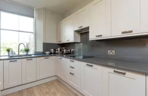 Marchmont Apartment | Spacious 3 bed home in Marchmont (Sleeps 6+2)