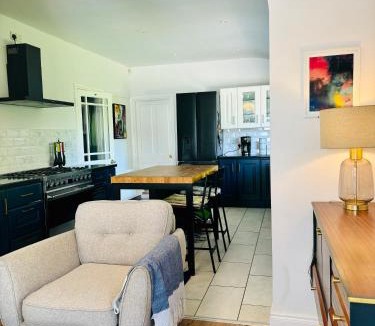 Belfast House | Spacious Family & Pet-Friendly Belfast