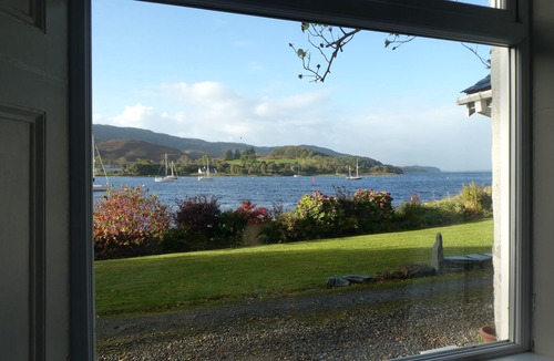 Isle of Luing House | Spacious house, for upto 8, family & pet friendly, by the sea, with garden