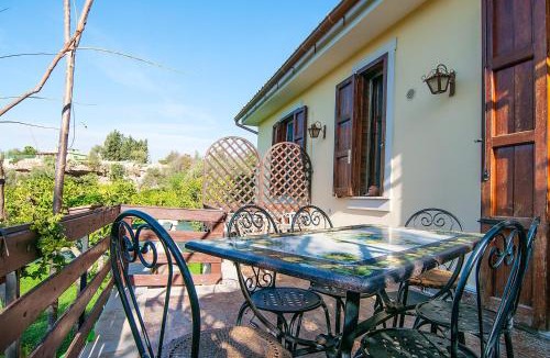 Noto Marina House | Spacious house in Lido di Noto with terrace and garden