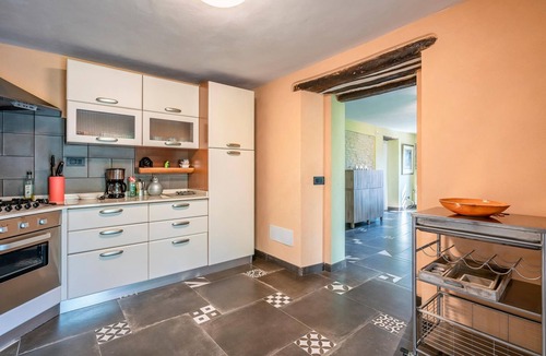Bossolasco Apartment | Spend relaxing vacations in the vineyards of Bossolasco.