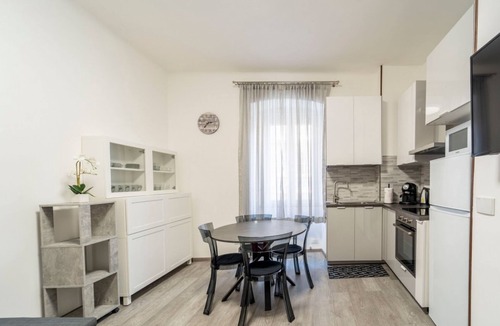 Barriera Vecchia-San Giacomo Apartment | St. James District Modern Apartment