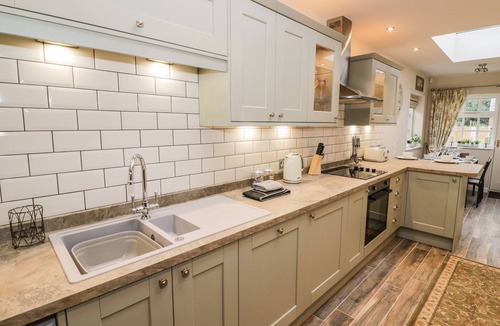 Blakedown Cottage | STATION MASTERS COTTAGE, pet friendly, with open fire in Blakedown