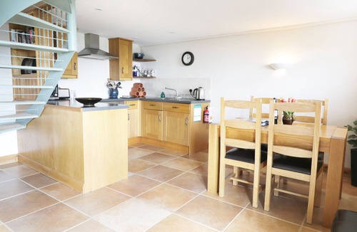 Spaunton Cottage | STONE CROSS, pet friendly, with a garden in Hutton-Le-Hole