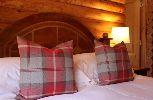 Berwick-upon-Tweed Ski Chalet | Strathisla - Luxury Two Bedroom Log Cabin with Private Hot Tub & Sauna