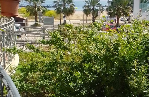 Roseto degli Abruzzi Apartment | Studio apartment with side balcony with sea view