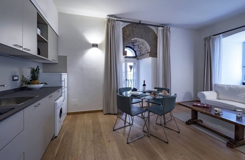 Oltrarno Apartment | Studio apartment in the Tower near the ponte Vecchio