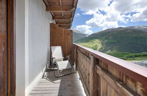 Sant'Anna Apartment | Studio Apartment "Trela" near Slopes with Balcony & Wi-Fi