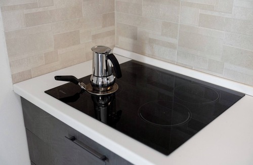 Zignago Apartment | Studio 'Camera 4' with Mountain View, Wi-Fi and Air Conditioning
