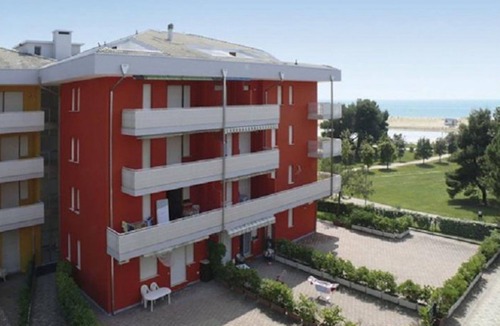 Bibione Lido dei Pini Apartment | Studio in a seafront building-Beahost