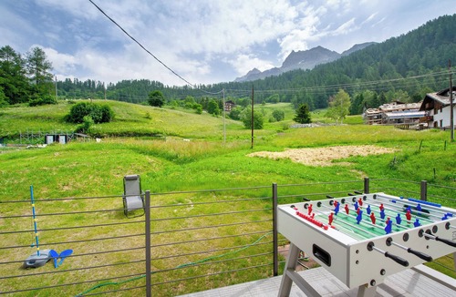 Paquier Apartment | Studio 'La Chambre D'Emilie - Romantic Room' with Mountain View, Terrace and Wi-Fi