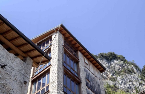 Tignale Apartment | Studio rustically furnished, with a view of the lake and with terrace