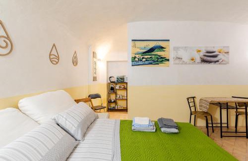 Casale Monferrato Apartment | Studio Zen con Parcheggio gratuito e Check In Automatico 24 ore su 24 Con Netflix, DAZN e Disney Plus